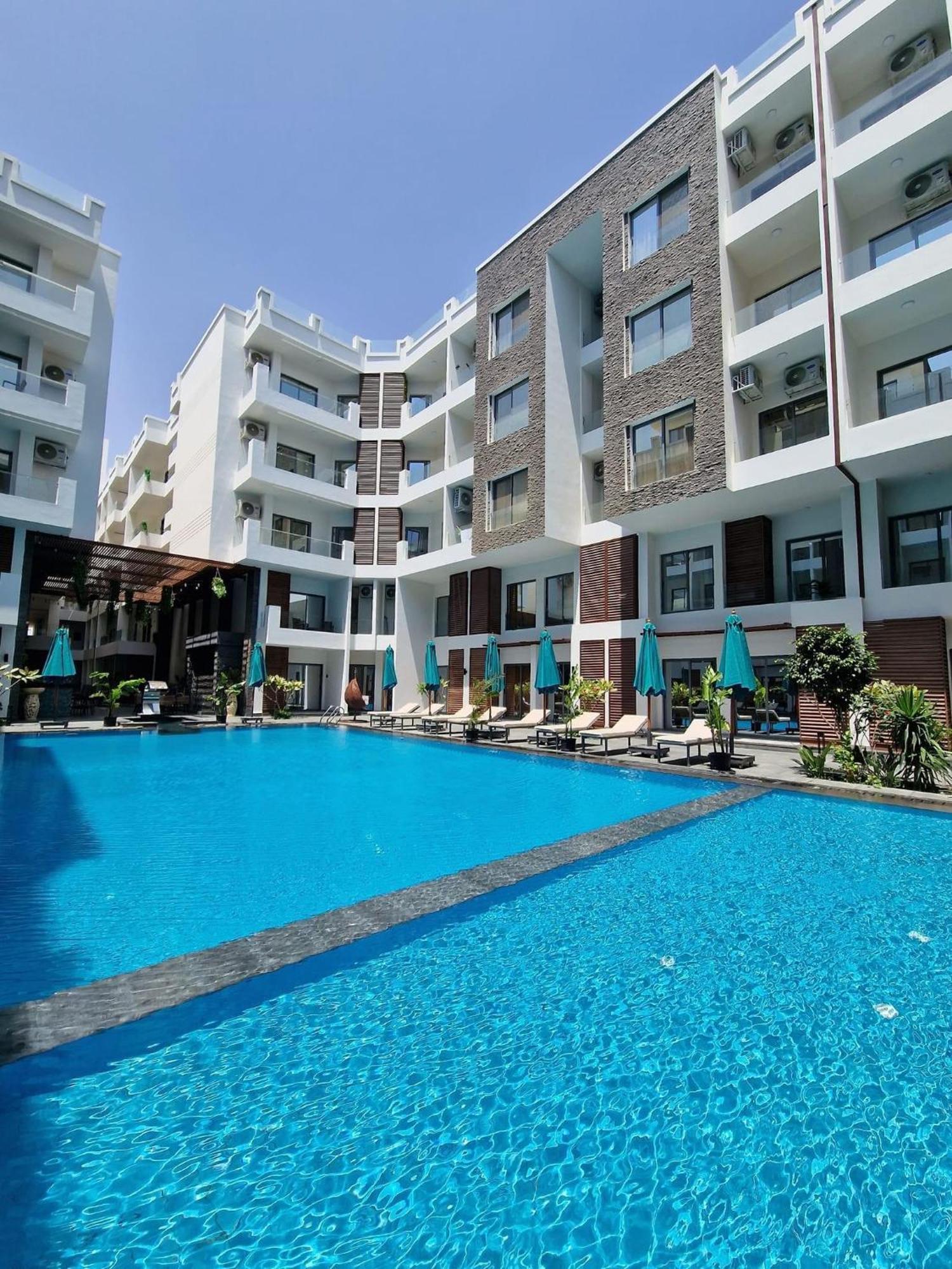 Sanctuary Sunlit Hurghada Haven With 4 Pools, Rooftop Sunsets & Gourmet Bites Steps Away Экстерьер фото